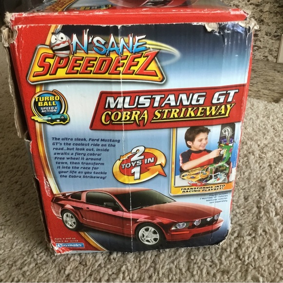 Speedeez Playmates Mustang GT Cobra Strikeway Transforms Micro Car Playset READ - Picture 4 of 13